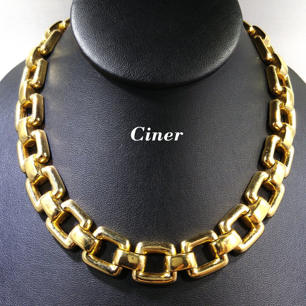 Ciner 1980s Gold Plated Wide Link Choker Necklace – Vintage Statement Chain